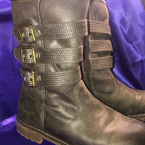 Women shoes - Picture 1 of 3